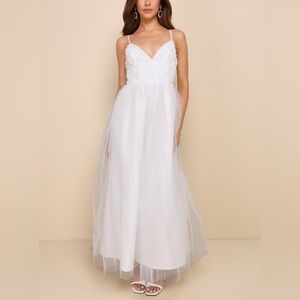 Lulus Graceful Beauty White 3D Floral Tulle Sleeveless Maxi Dress XS NWT
